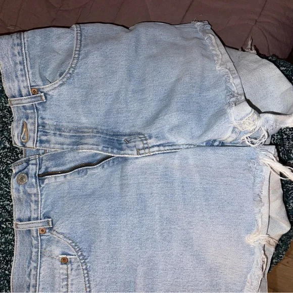Vintage Levi Shorts - Picture 10 of 10